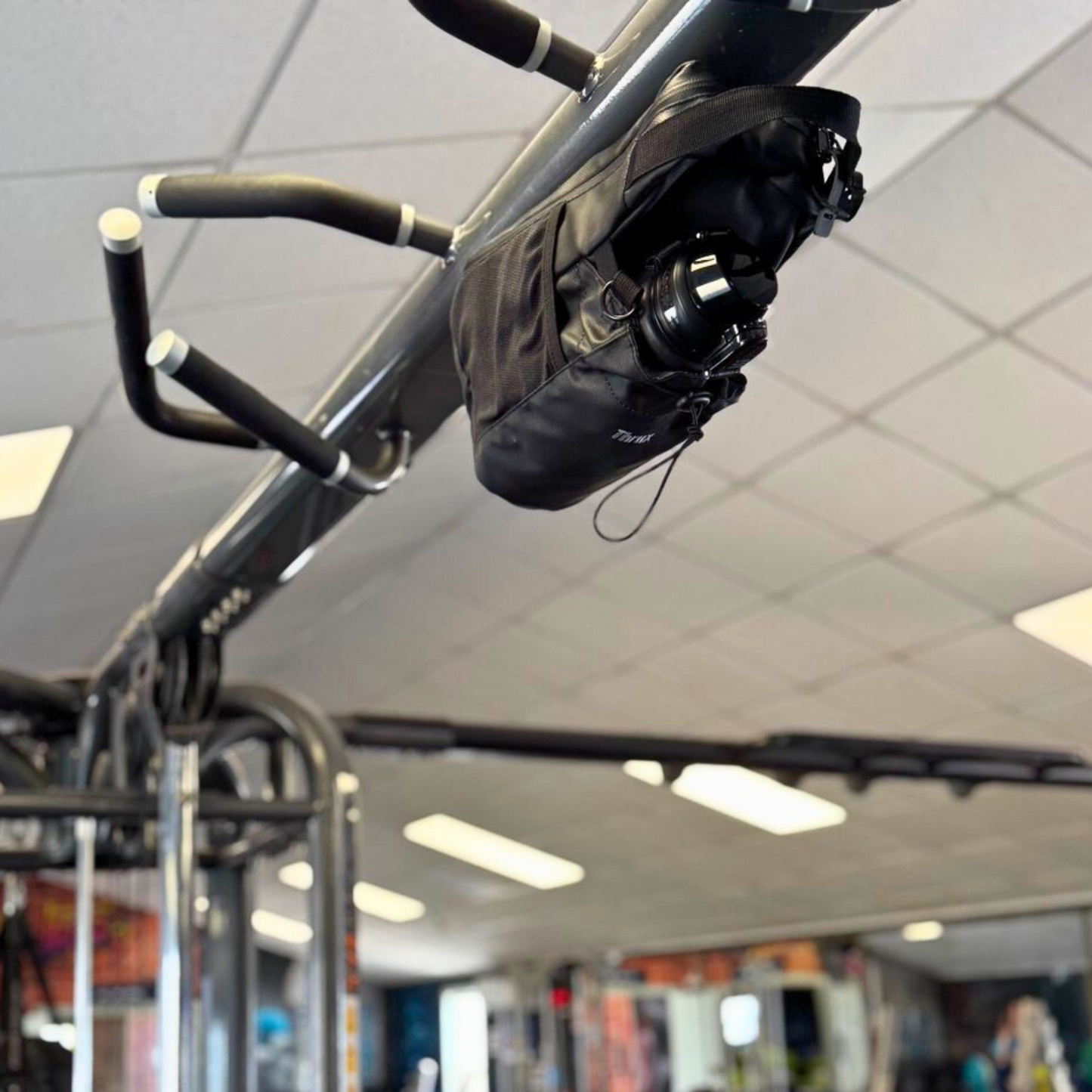 ThruxMag Bolso Magnético para Botellas, Celular, Llaves y más. De uso para Gym, Viajes u Hogar.